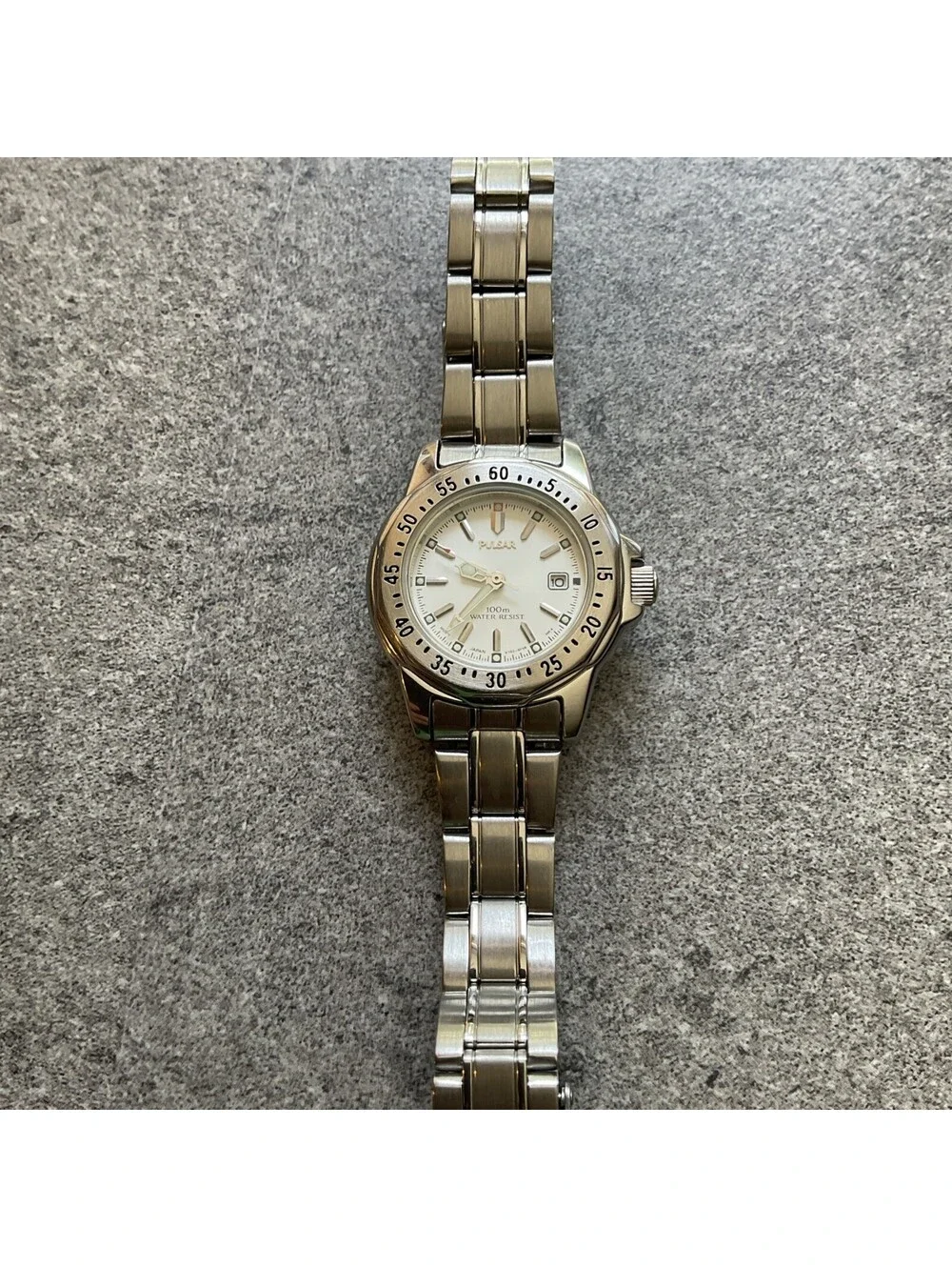 Pulsar quartz diver